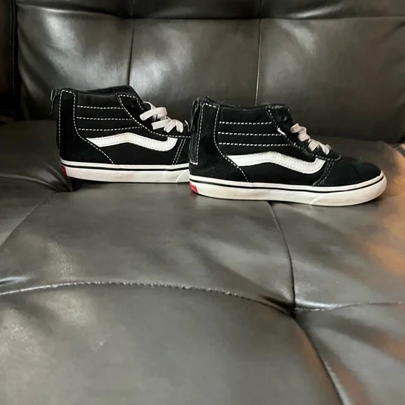 Kids Black Vans shoes - Picture 4 of 6